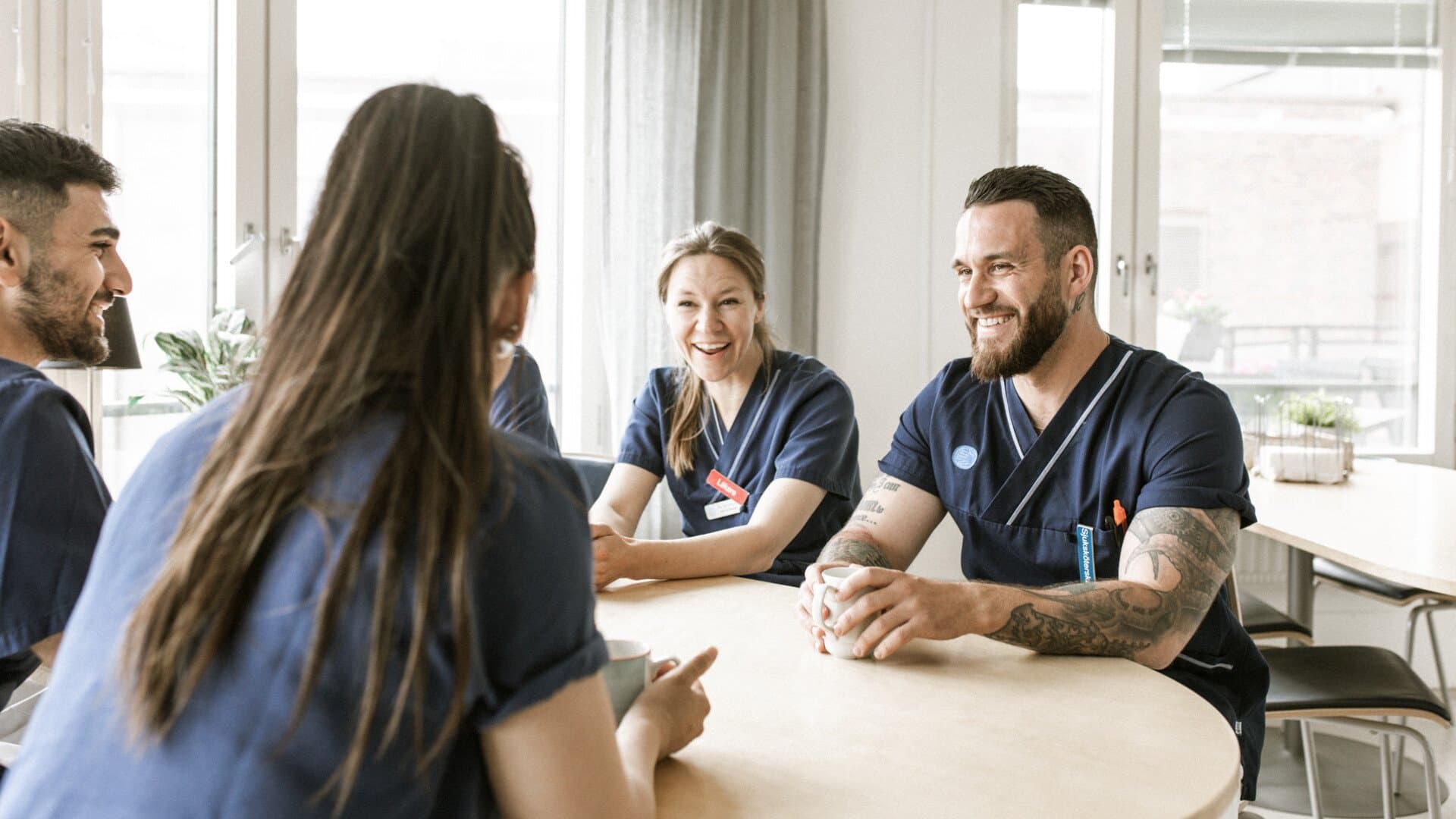 Kollegor på arbetsplatsen Kollegor på arbetsplatsen