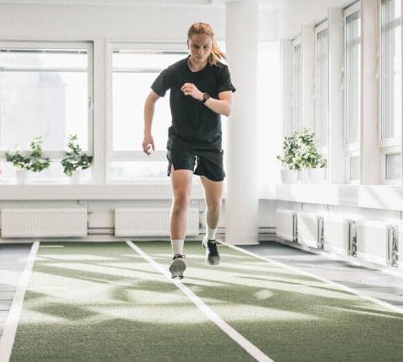 Idrottare gör hoppövningar