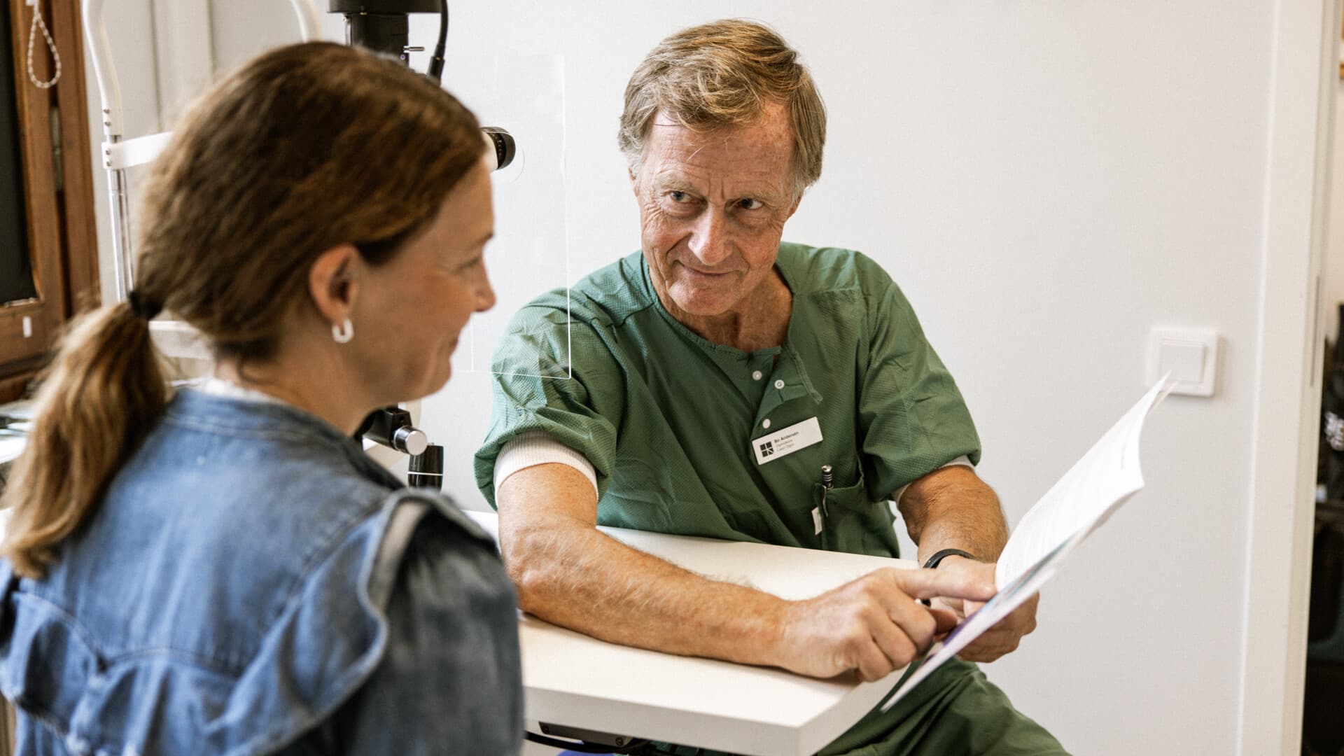 Ögondoktor med patient Ögondoktor med patient