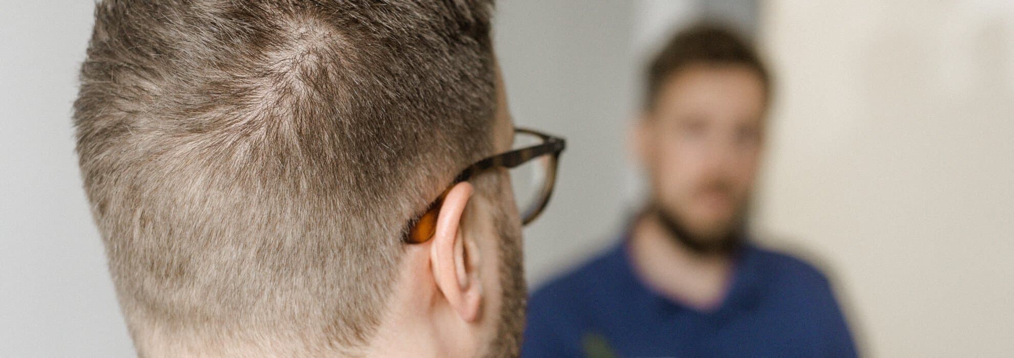 Bild på psykolog och patient