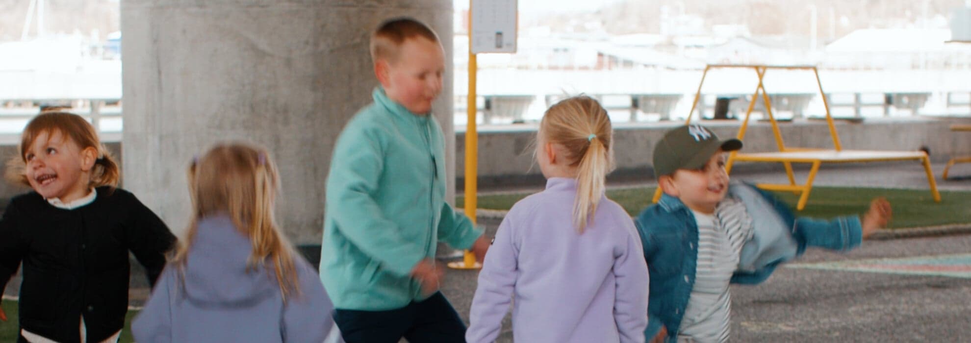 bild på barn som dansar