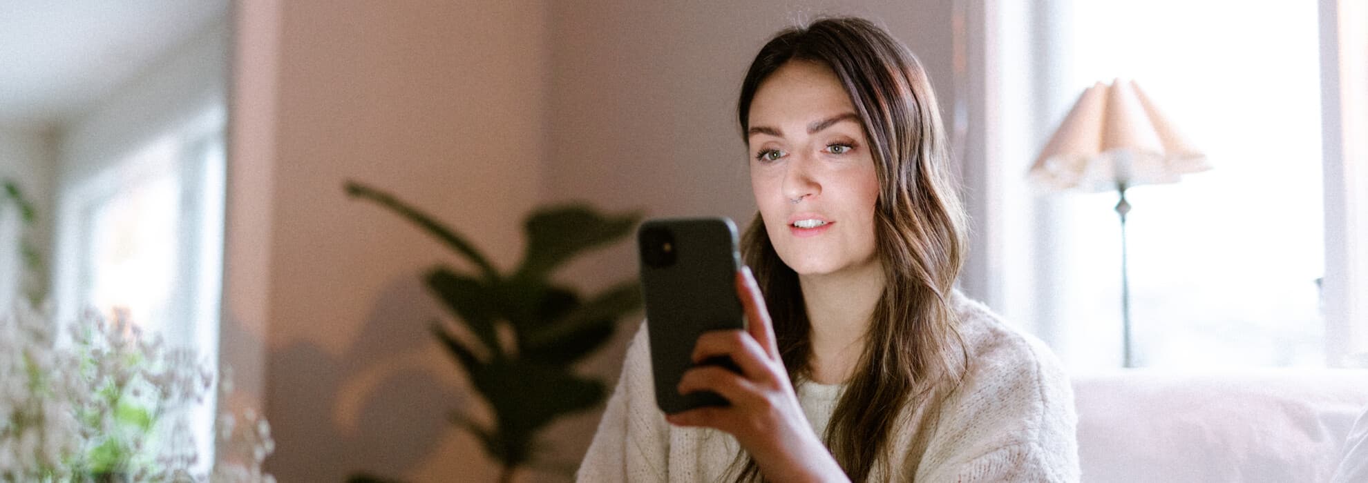 Medarbetare med telefon