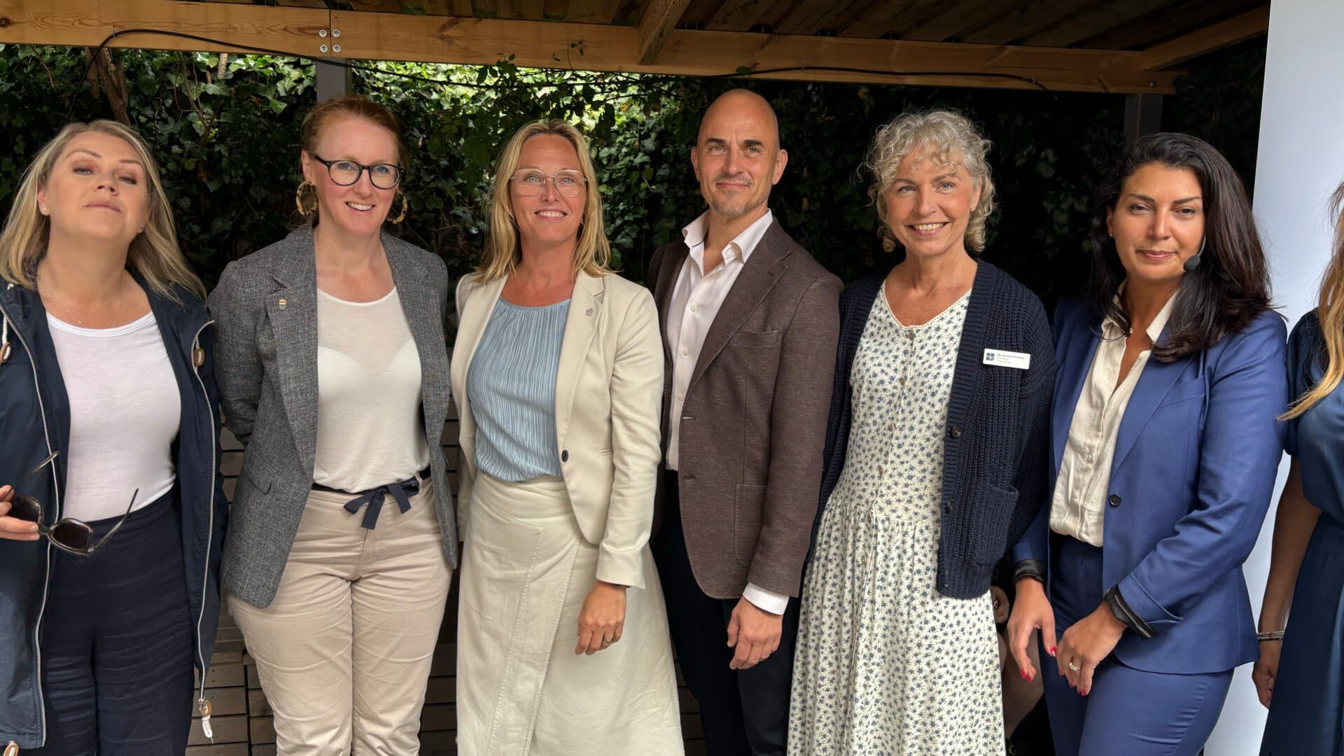 Lena Hallgren, Emma Spak, Emma Stenholm, Tomas Skommevik, Margareta Danelius, Taha Alexandersson Lena Hallgren, Emma Spak, Emma Stenholm, Tomas Skommevik, Margareta Danelius, Taha Alexandersson