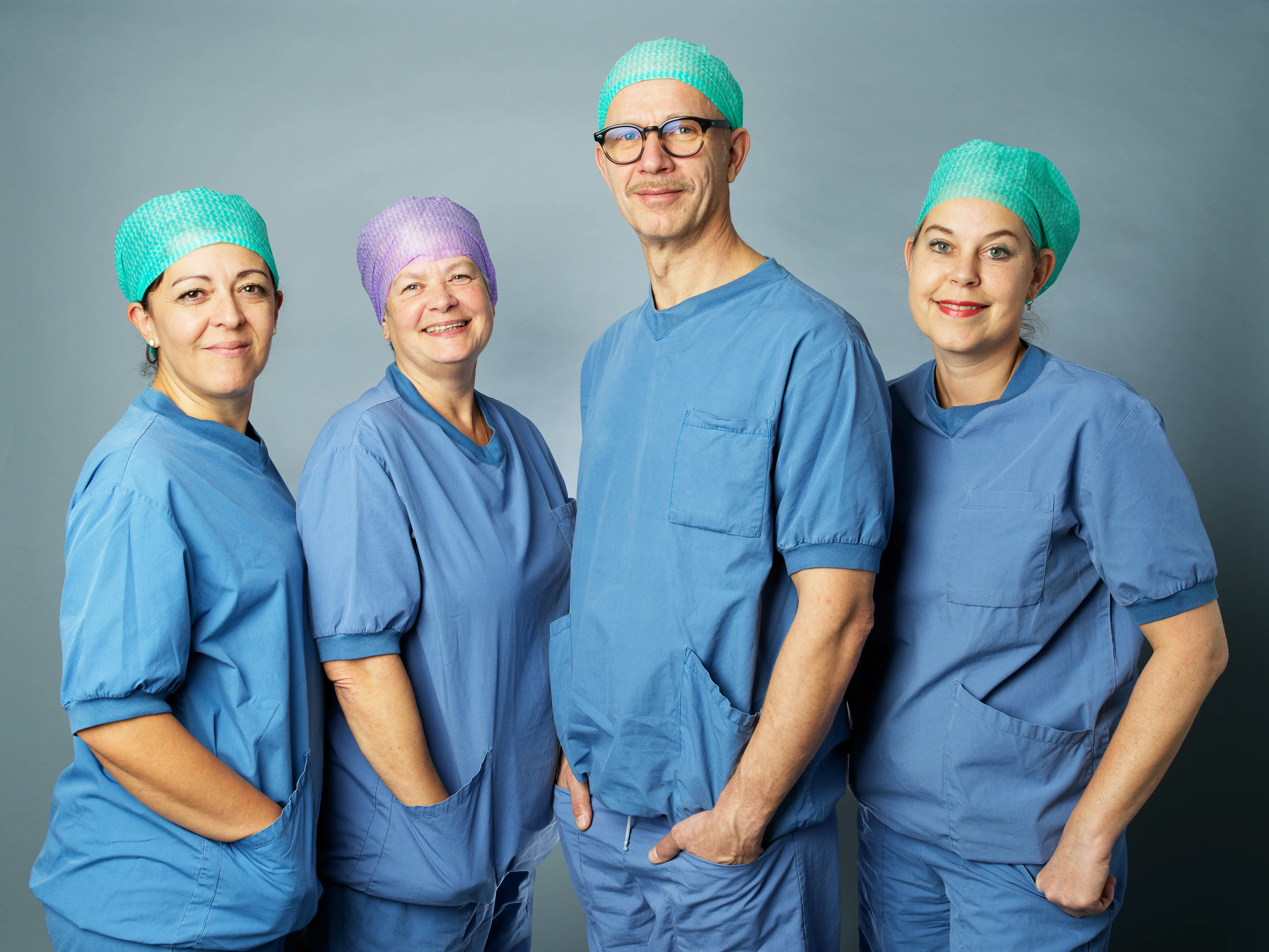 Personal på CFTK Danmark står bredvid varandra